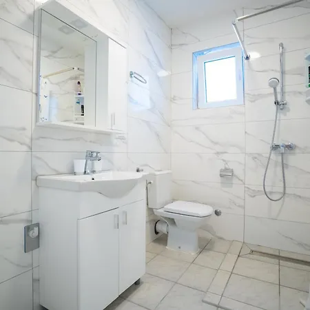 Skundric Apartmán Vir