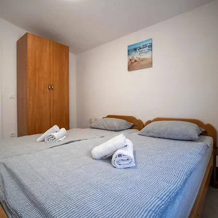Skundric Apartmán Vir